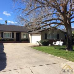 2539 Drake St, Bakersfield, CA 93301-2717