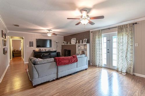 5517 Wood View St, Fort Worth, TX 76180-6633
