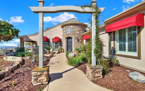 30419 Canyon Estates Rd, Vista CA  92084-1046 exterior