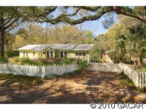 202 Okehumkee St, Micanopy, FL 32667-4073