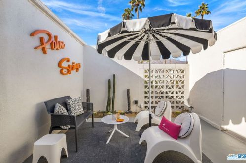 1840 Sandcliff Rd, Palm Springs CA  92264-4844 exterior