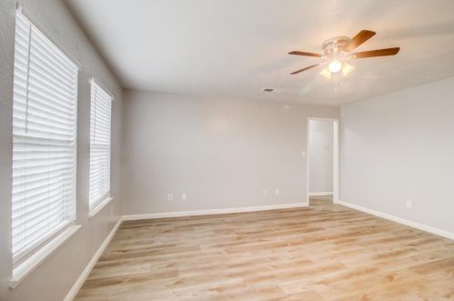 3036 Topeka St, Riverbank, CA 95367-2324