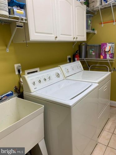 17653 Glass Ridge Pl, Gainesville VA  20155-3045 exterior