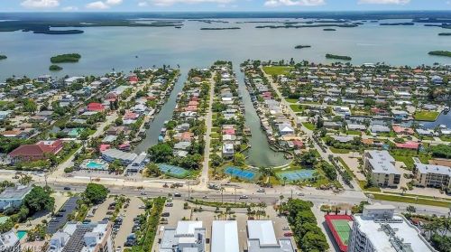 110 Ibis St, Fort Myers Beach FL  33931-4516 exterior