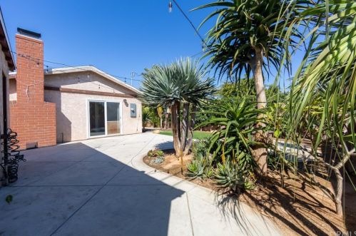5938 Sunfield Ave, Lakewood CA  90712-1823 exterior