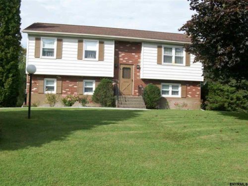 9 Barley Ct, Waterford, NY 12188-1312