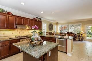 8830 Foxhollow Dr, Anaheim, CA 92808-1671