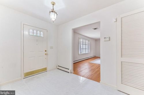 182 Greenview Dr, Dover, DE 19901-5746