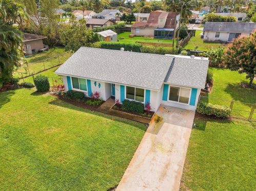 5324 Greenwood Dr, Delray Beach FL  33484-1133 exterior