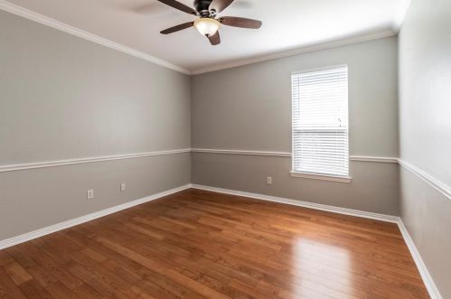 1405 Glen Hollow Ln, Lewisville TX  75028-3870 exterior