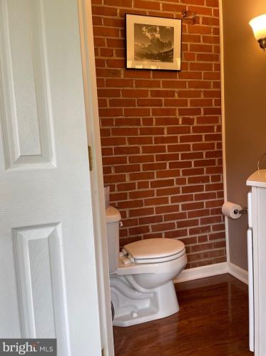 3212 Hilltop Rd, Newtown Square PA  19073-4207 exterior