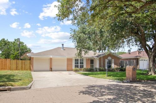 2810 19th Ave, Texas City, TX 77590-4906