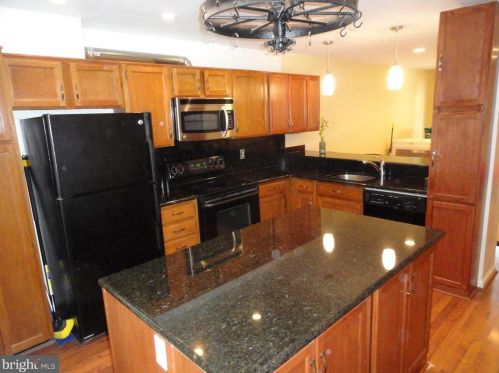 8570 Springfield Oaks Dr, Springfield VA  22153-3543 exterior