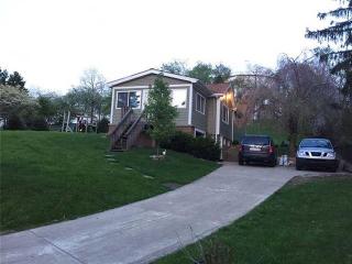 21 Green Oak Dr, Moon Twp, PA 15108-3705