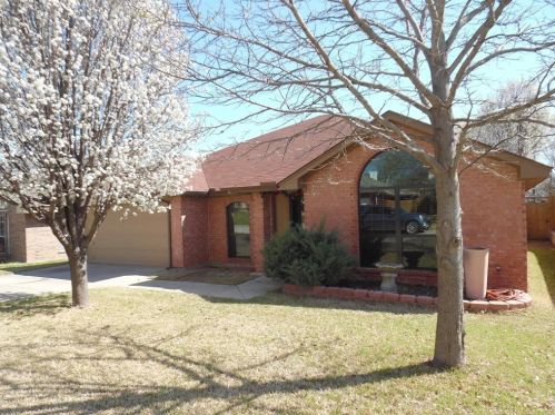 5717 Sea Breeze Ln, Fort Worth, TX 76135-2077