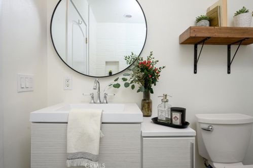 513 Dianthus St, Manhattan Beach CA  90266-6720 exterior