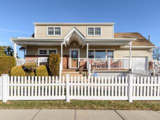 1 Alling St, Hicksville NY  11801-3301 exterior