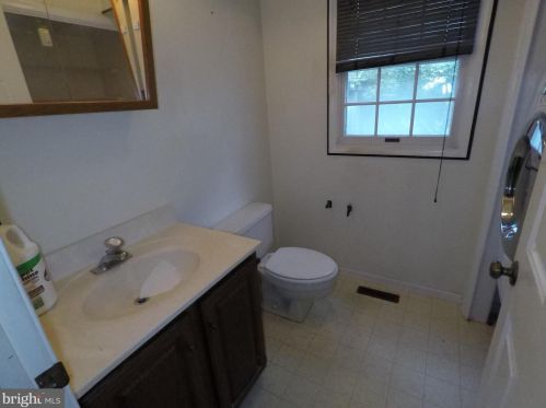 2 Presidential Dr, Berlin Boro NJ  08009-1358 exterior