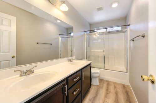 11407 Gold Station Dr, Rancho Cordova CA  95670-6209 exterior
