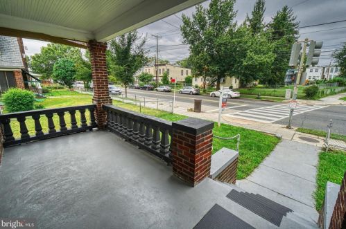 635 Alabama Ave, Washington DC  20032-4104 exterior