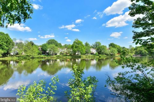 2998 Yarling Ct, Falls Church VA  22042-4476 exterior