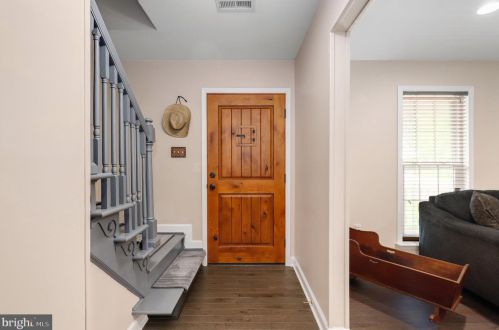 13461 Princedale Dr, Woodbridge VA  22193-3865 exterior