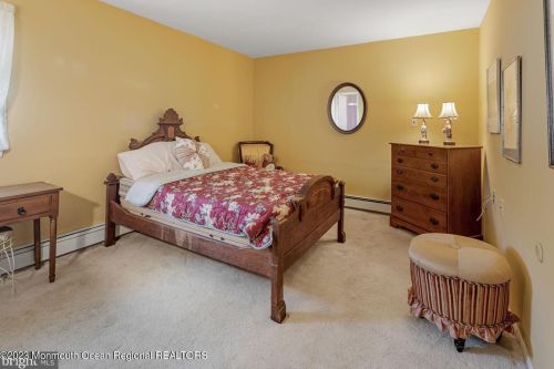 10 Lowell Ct, Bricktown NJ  08724-2423 exterior