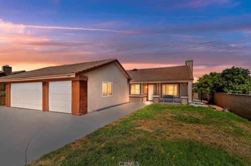 5489 La Sierra Ave, Riverside, CA 92505-2428