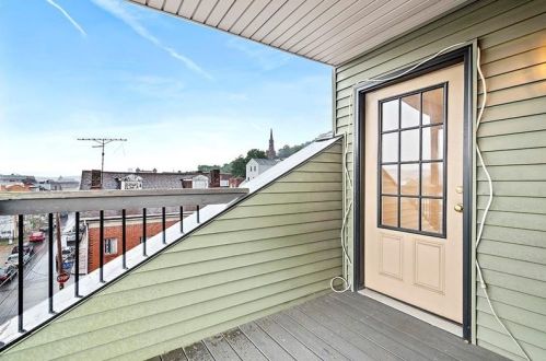 1014 Freyburg St, Pittsburgh PA  15203-1210 exterior