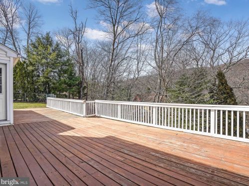 42 Overlook Dr, Primrose PA  17901-4028 exterior