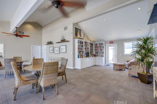 24 Bolivar St, Newport Beach CA  92663-4420 exterior