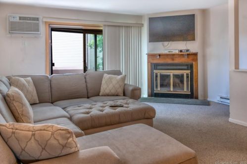 28 Crescent St, Stamford, CT 06906-1862