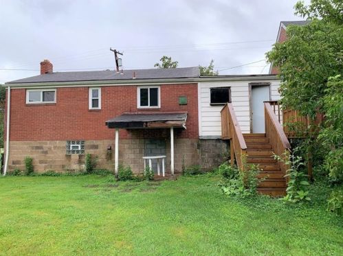 1213 Greensburg Rd, New Kensington, PA 15068-3810