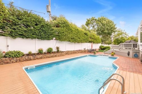 34 Forsythia Ln, Muttontown NY  11753-2337 exterior