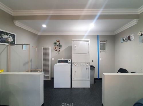 13393 Mariposa Rd, Victorville CA  92395-5309 exterior