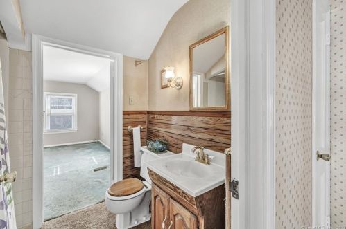 186 Margherita Lawn, Stratford CT  06615-7546 exterior