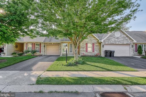 36 Summerfield Dr, Carlisle, PA 17015-6931
