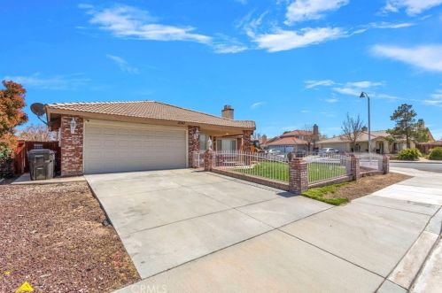 12743 Silver Spur Way, Victorville, CA 92392-7439