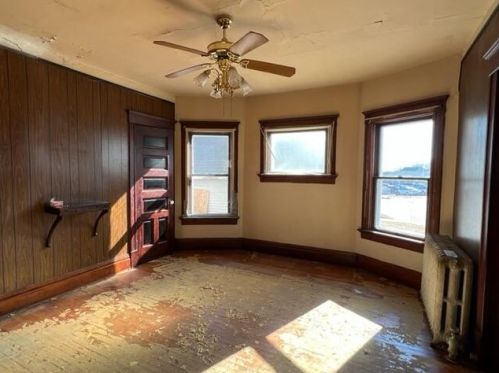 631 Water St, Manitowoc, WI 54220-3914