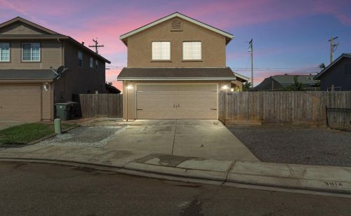 3814 Finnigan Ct, Riverbank, CA 95367-3013