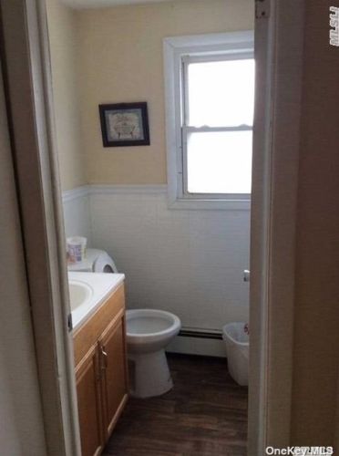 13 Railroad St, Huntington Station NY  11746-1230 exterior
