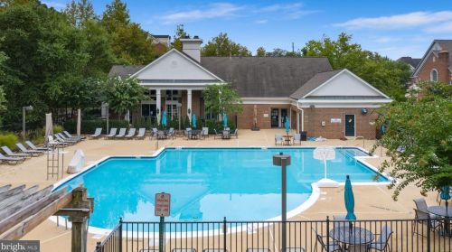 12146 Chancery Sta Cir, Herndon VA 20190-5801 exterior