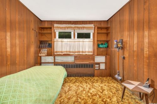 11 Ruby Ln, Huntington Station NY  11746-4518 exterior