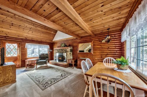1860 F St, South Lake Tahoe CA  96150-3630 exterior