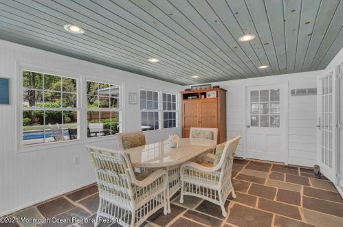 33 Pelican Rd, Middletown NJ  07748-3237 exterior