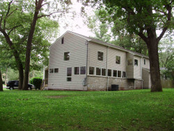 160 Pine Grove Ave, Newton, MA 02462-1015