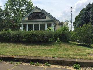 711 Broadway St, Seymour, IN 47274-1325