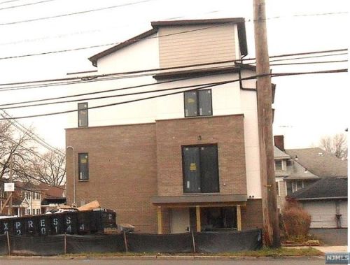 109 Henry Ave, Palisades Park NJ  07650-2413 exterior