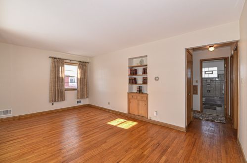 5416 Midland Dr, Milwaukee WI 53220-1420 exterior