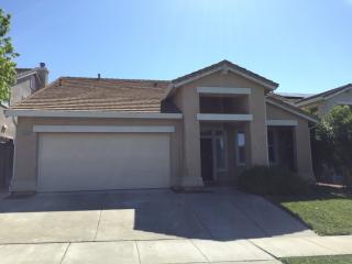 2956 Shoreline Cir, Fairfield CA  94533-7045 exterior